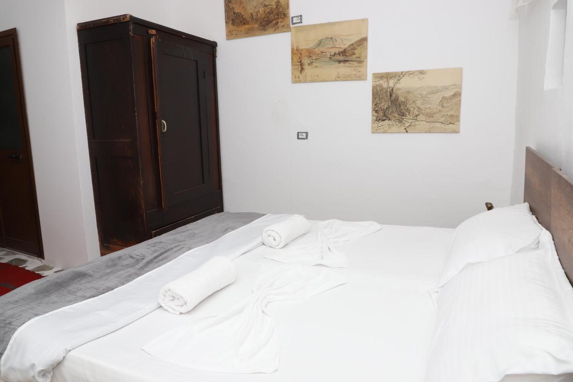 Hotel Edward Lear Berat Exterior foto