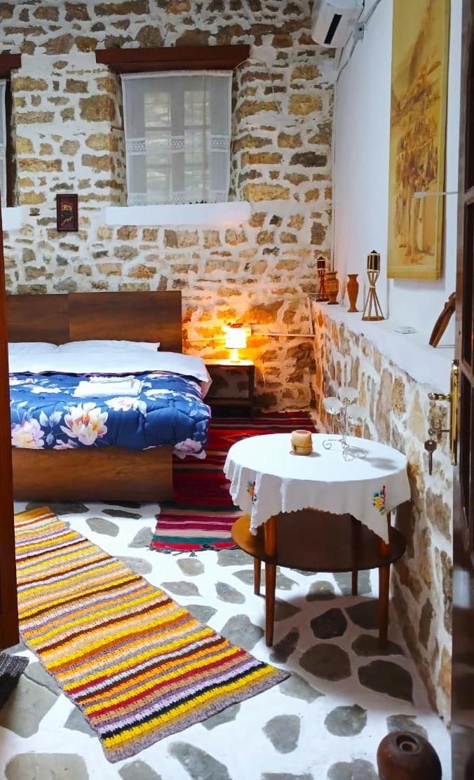 Hotel Edward Lear Berat Exterior foto